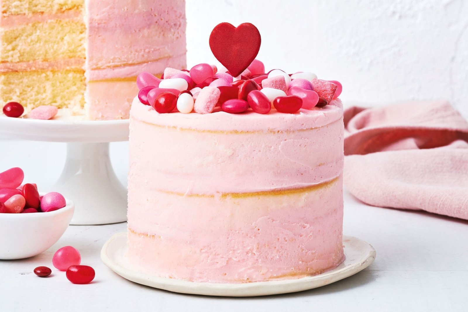 Select Your Valentine Day Cakes From This List Of Amazing Flavors